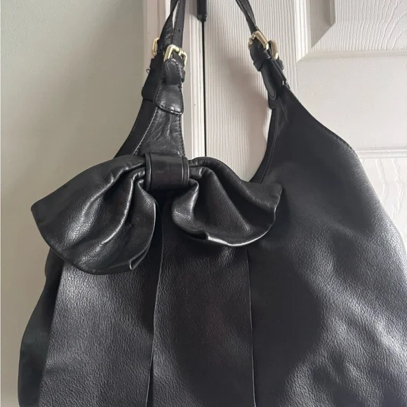 RED Valentino Elegant Black Hobo with Bow - Picture 4 of 6